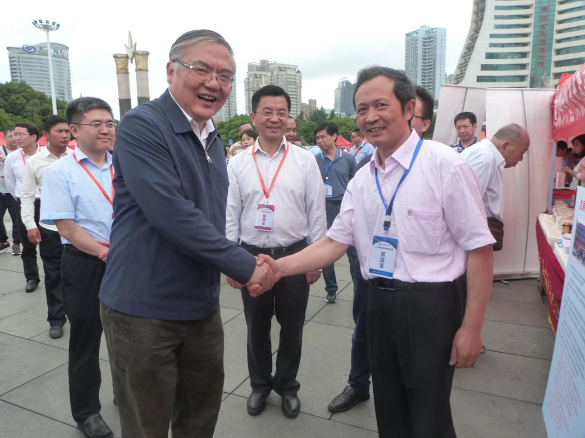 伊美净参加科技宣传取得可喜成绩